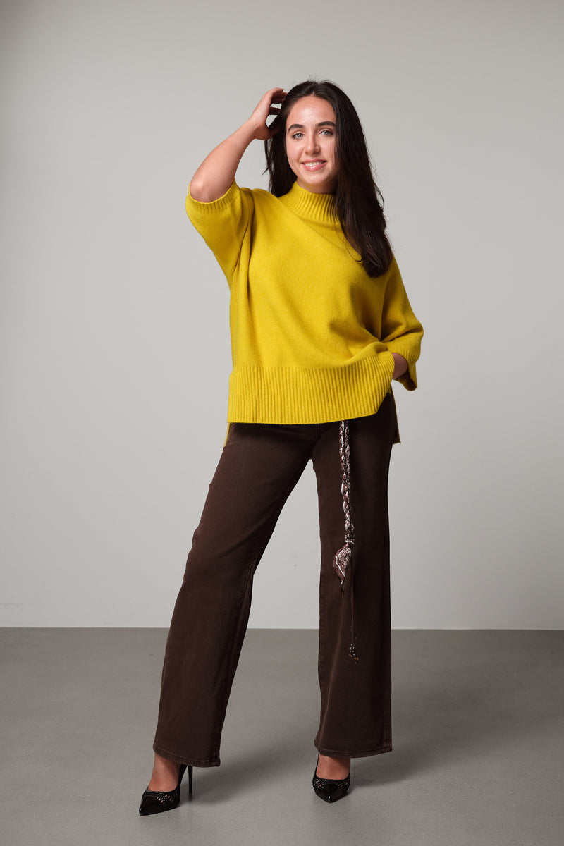 Straight-Leg Jeans with Braided Detail
