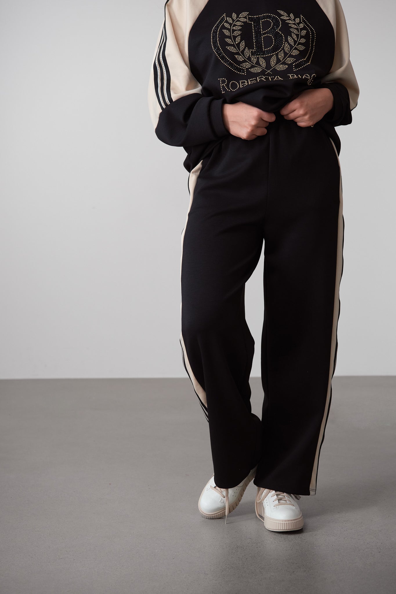 Casual Chic Logo Lounge Set