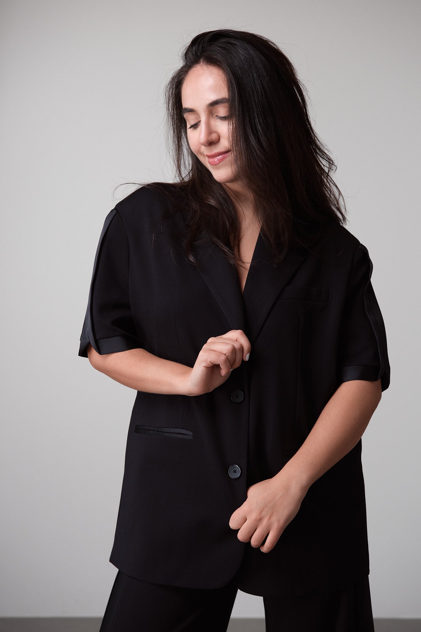 Black Short-Sleeved Tailored Blazer