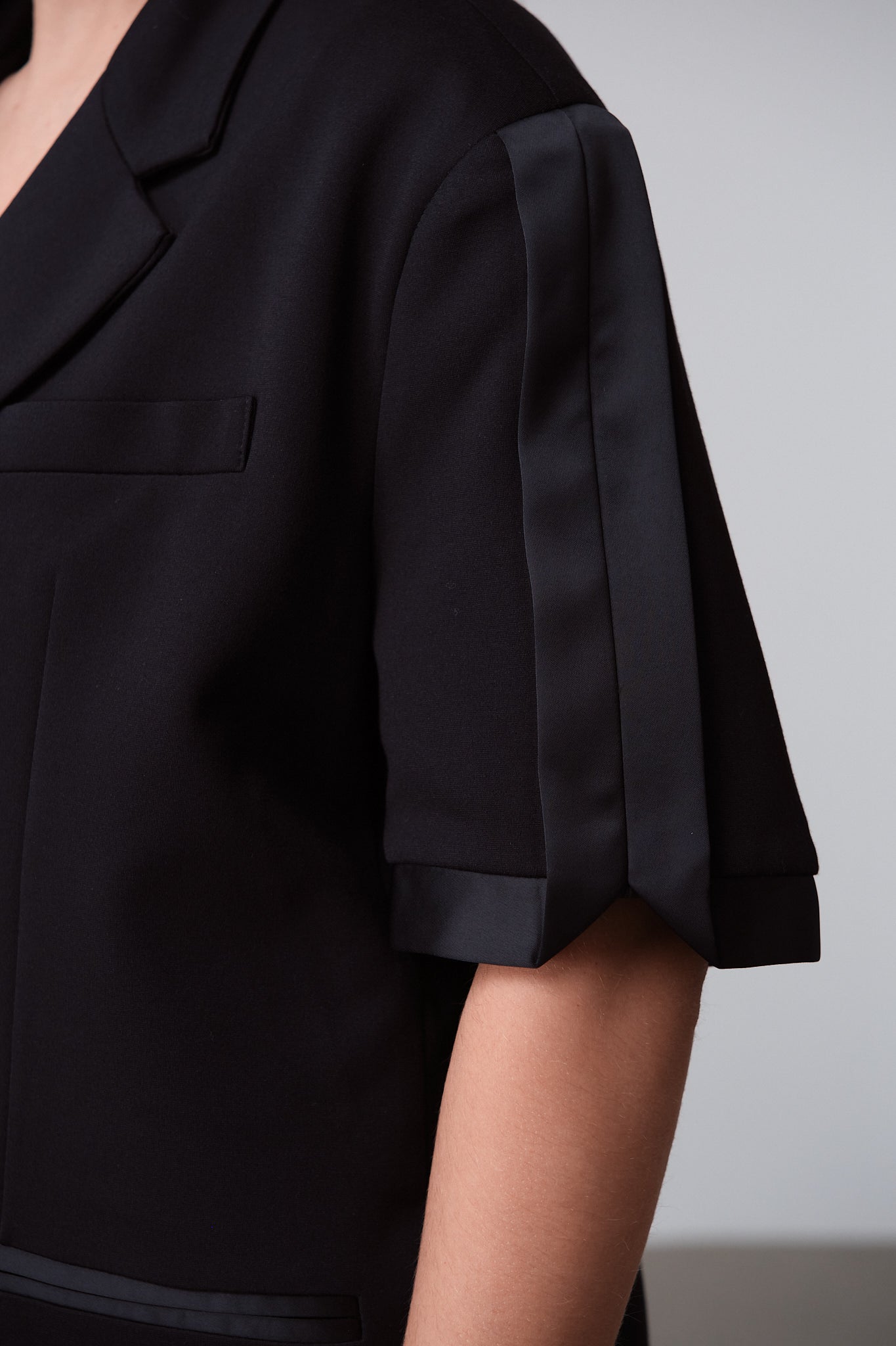 Black Short-Sleeved Tailored Blazer