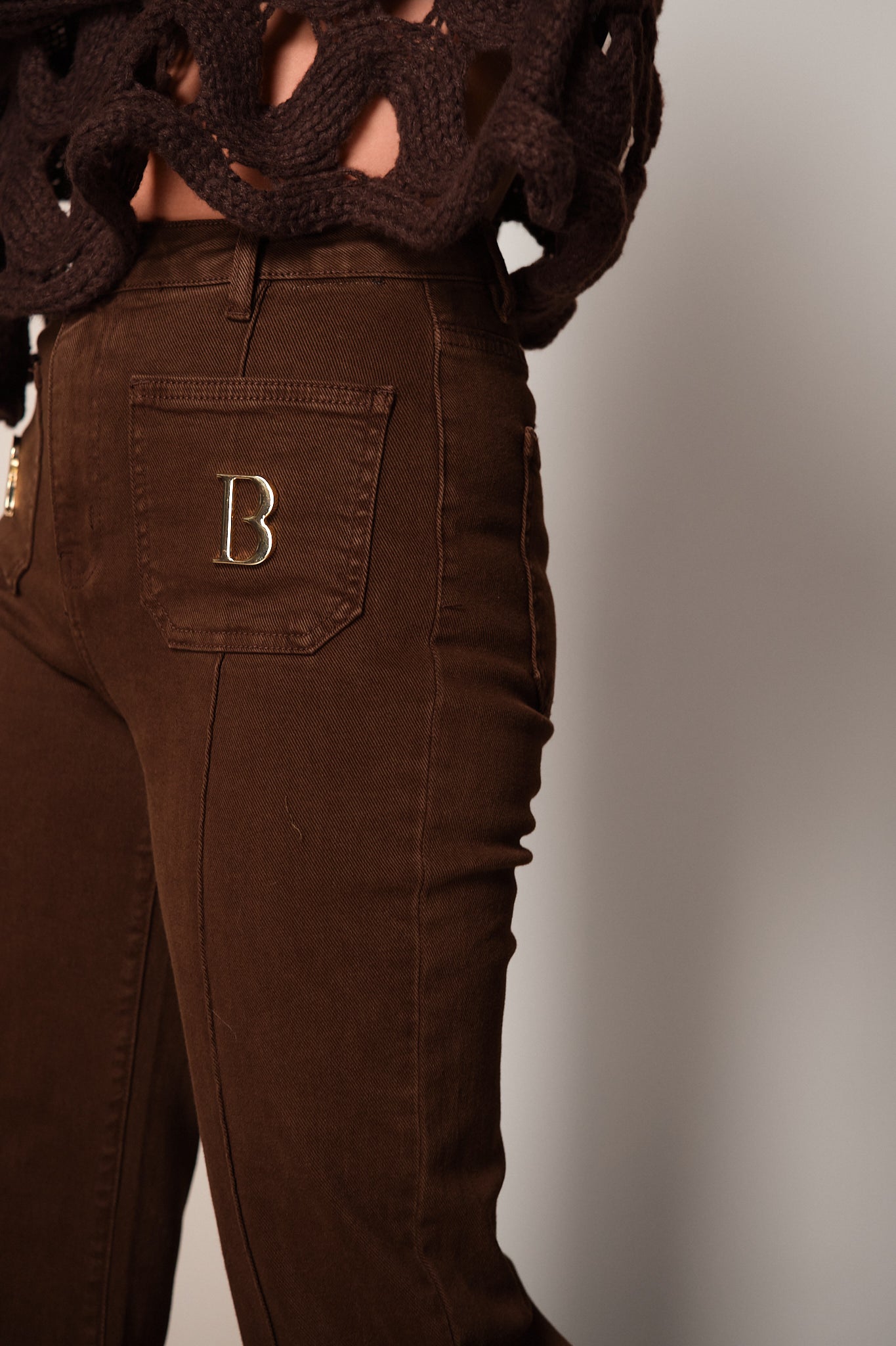 Wide-Legged Jeans with 70s inspired Pockets