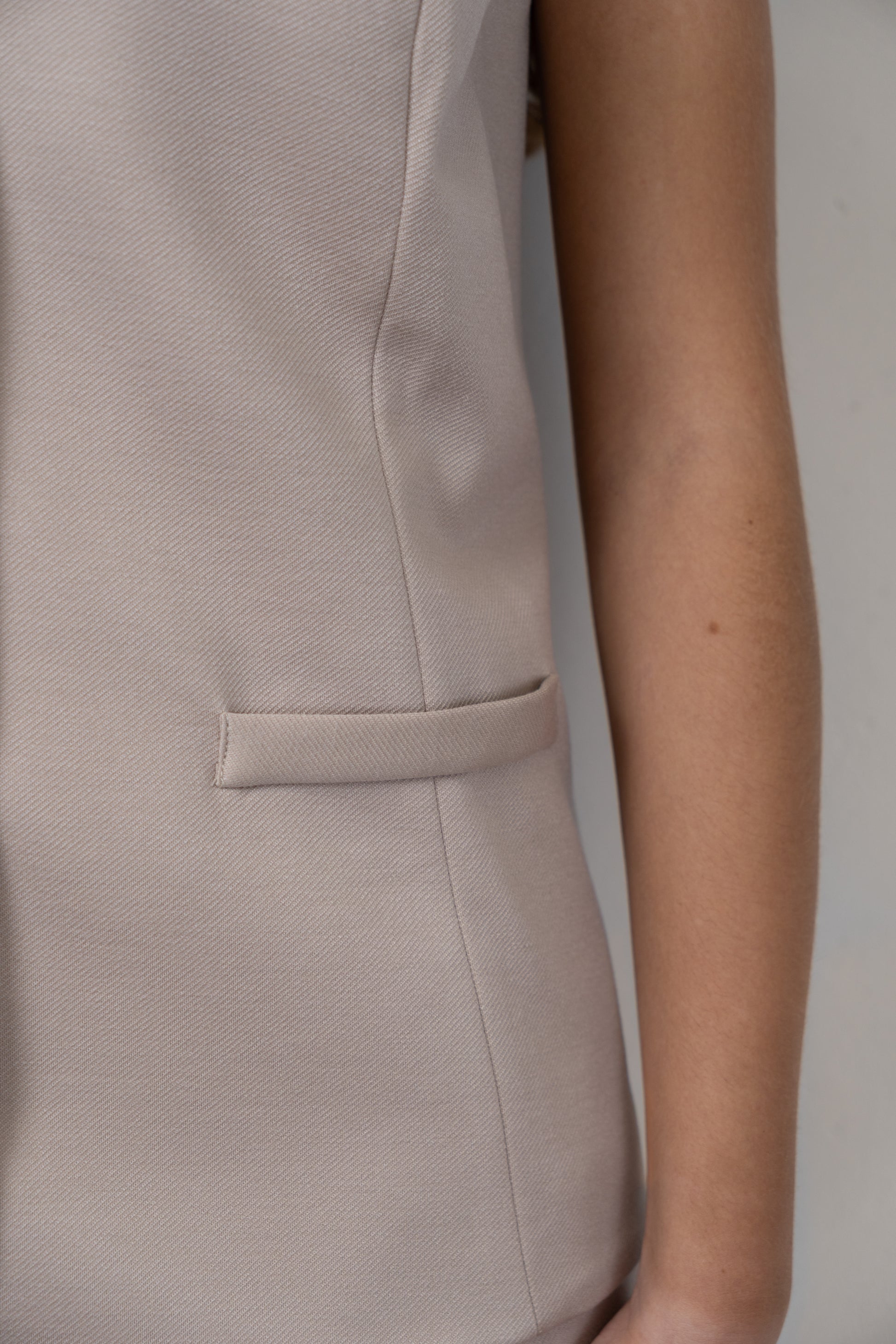 Sleeveless Buttoned Vest