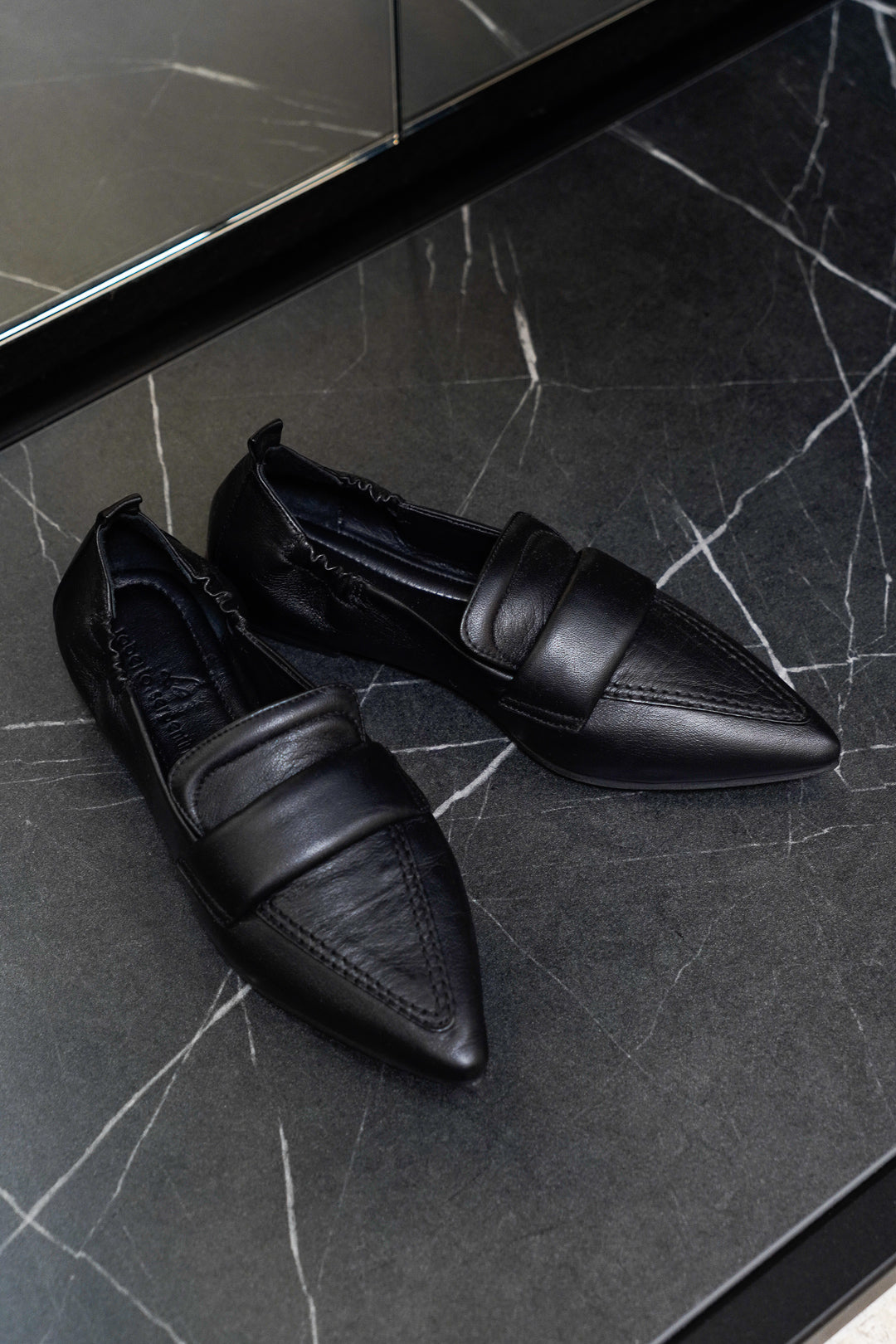 Leather Pointed Loafers