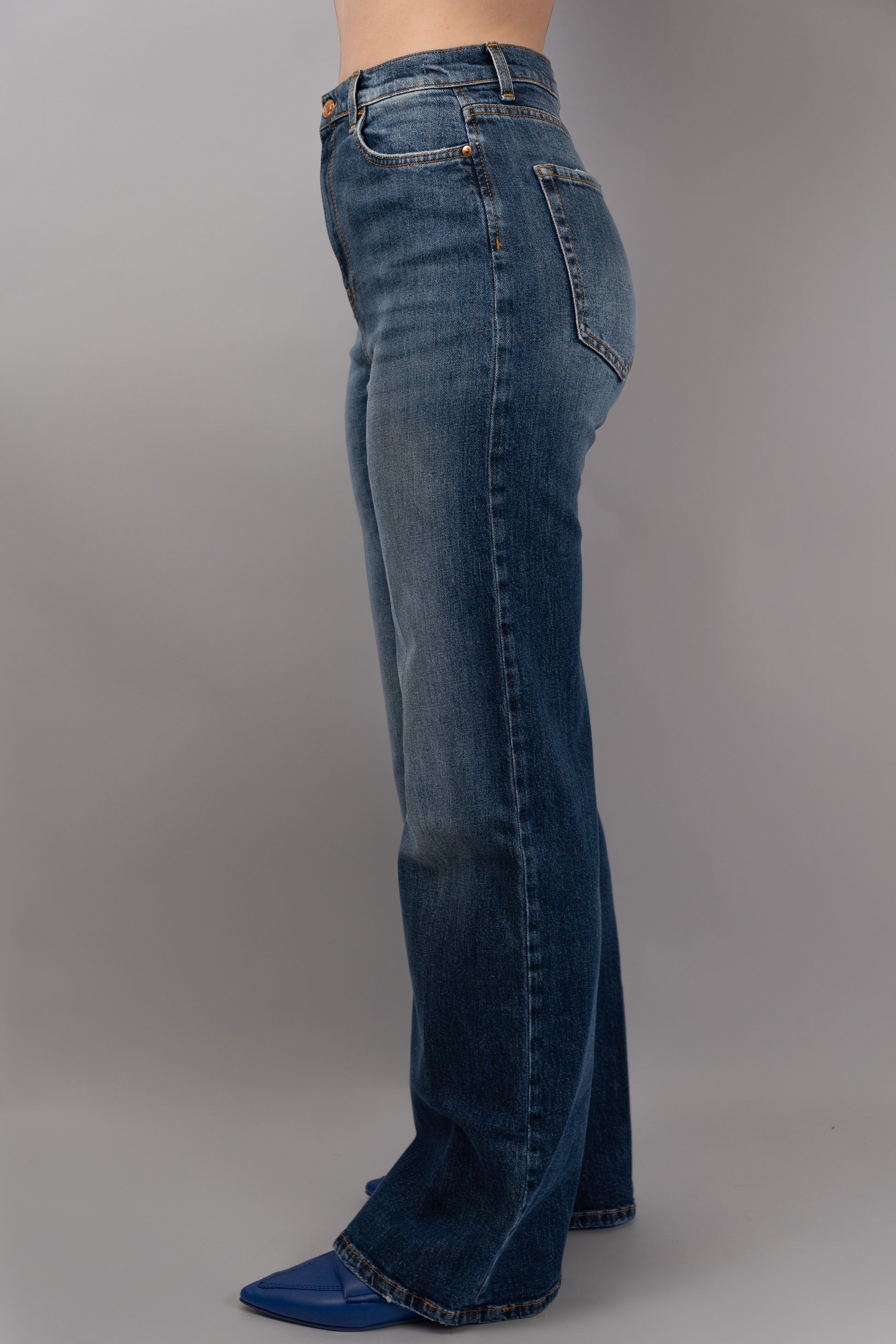 Wide-Leg High-Waist Jeans