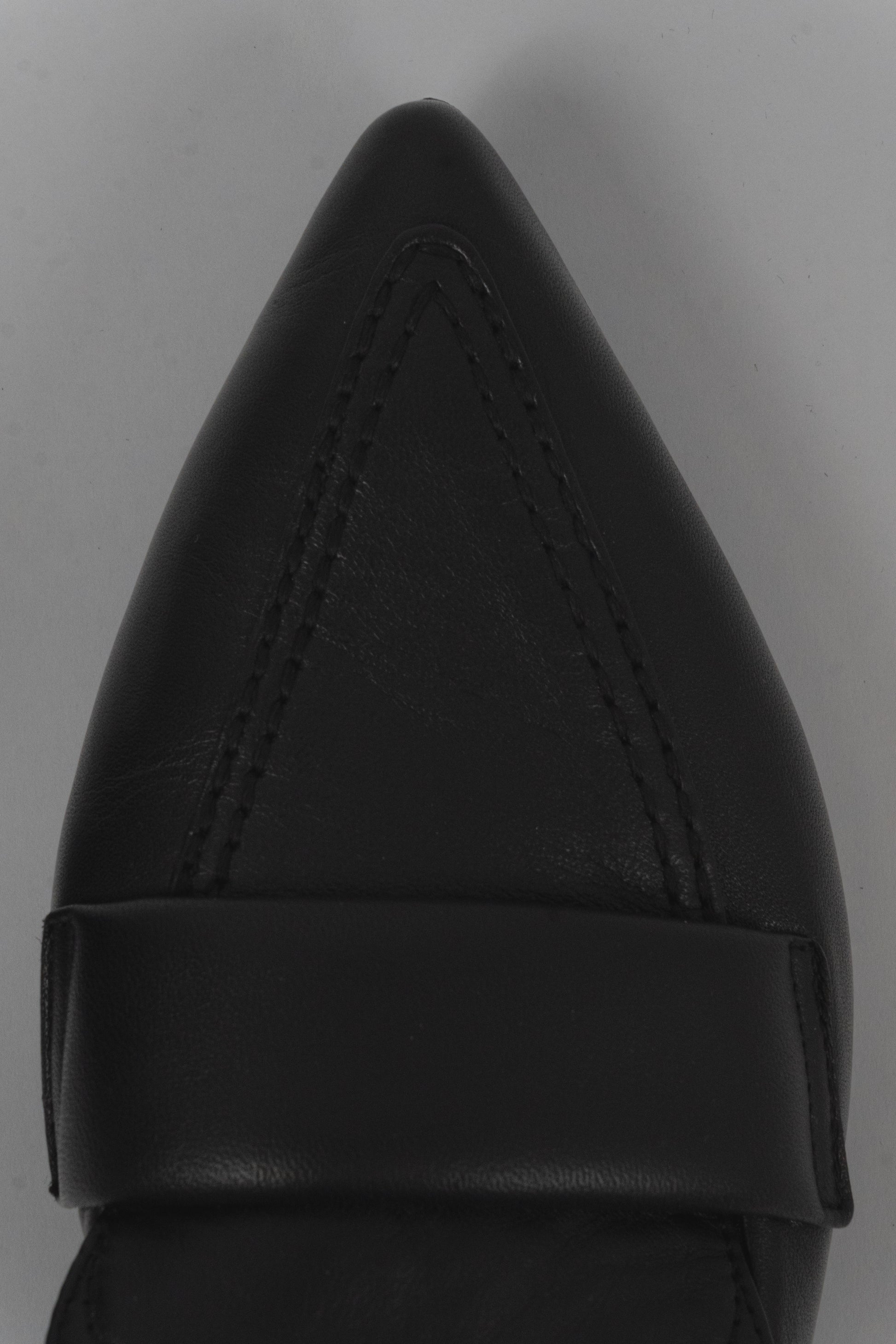 Leather Pointed Loafers