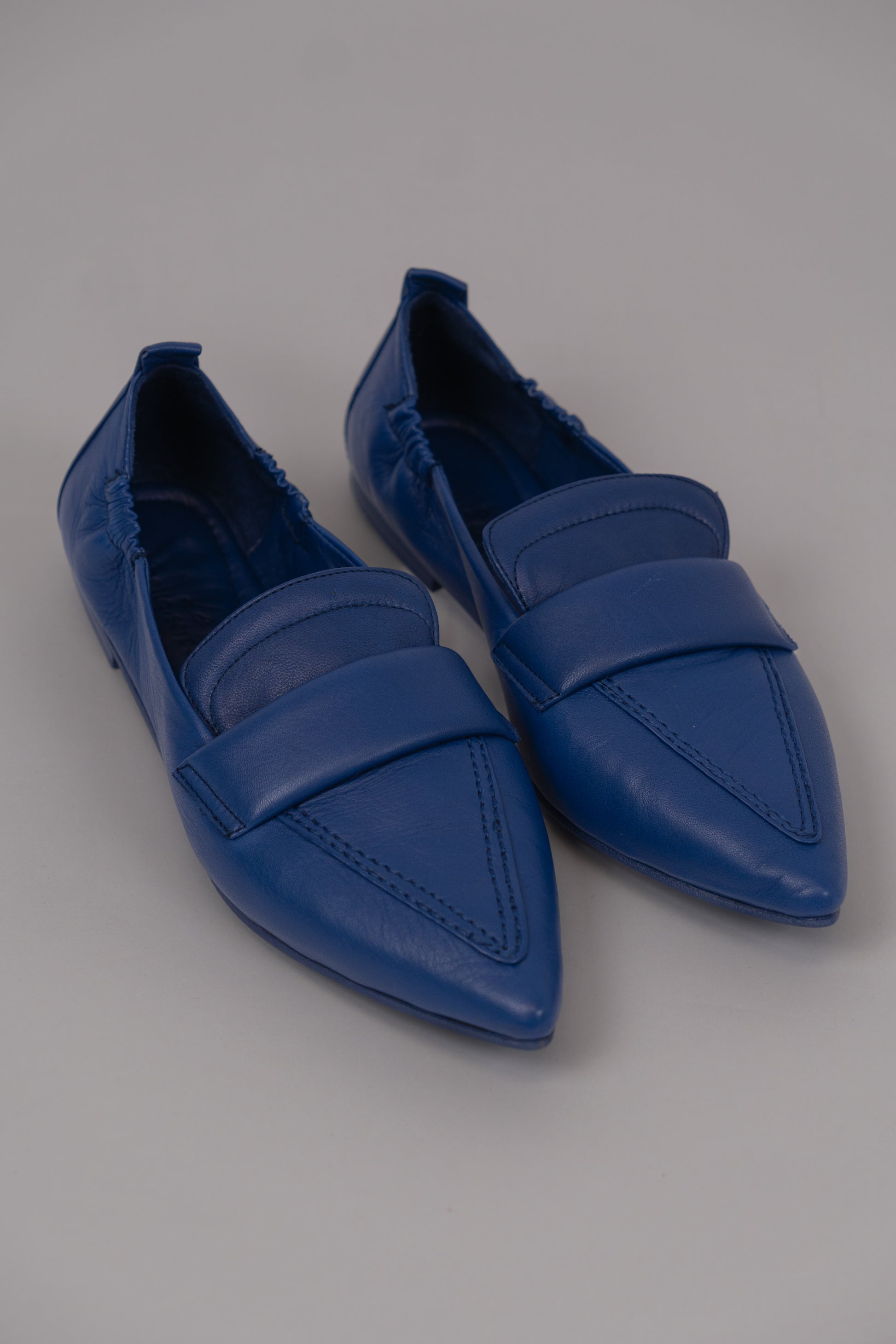 Leather Pointed Loafers Blue