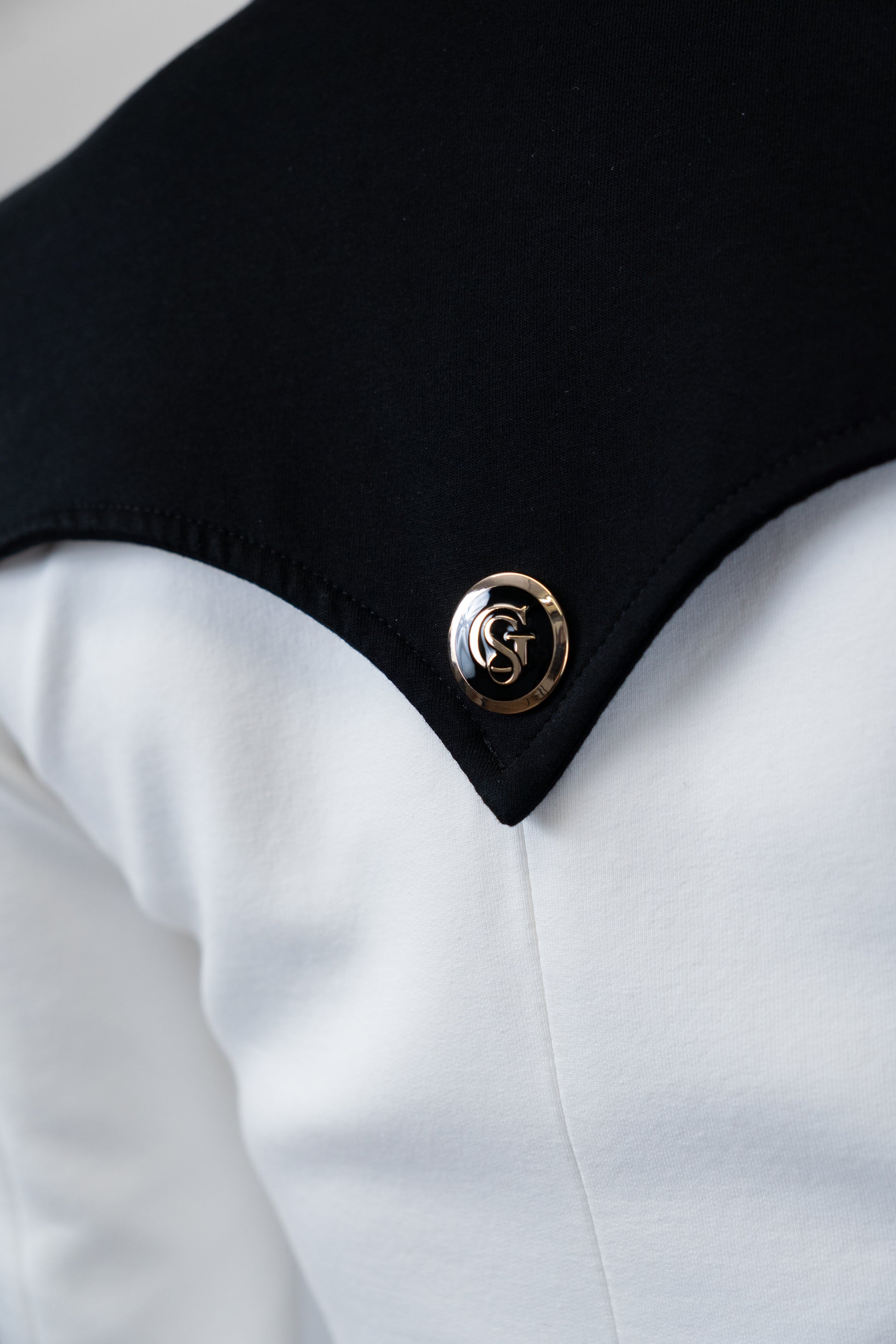 Contrast-Detail Tailored Blazer