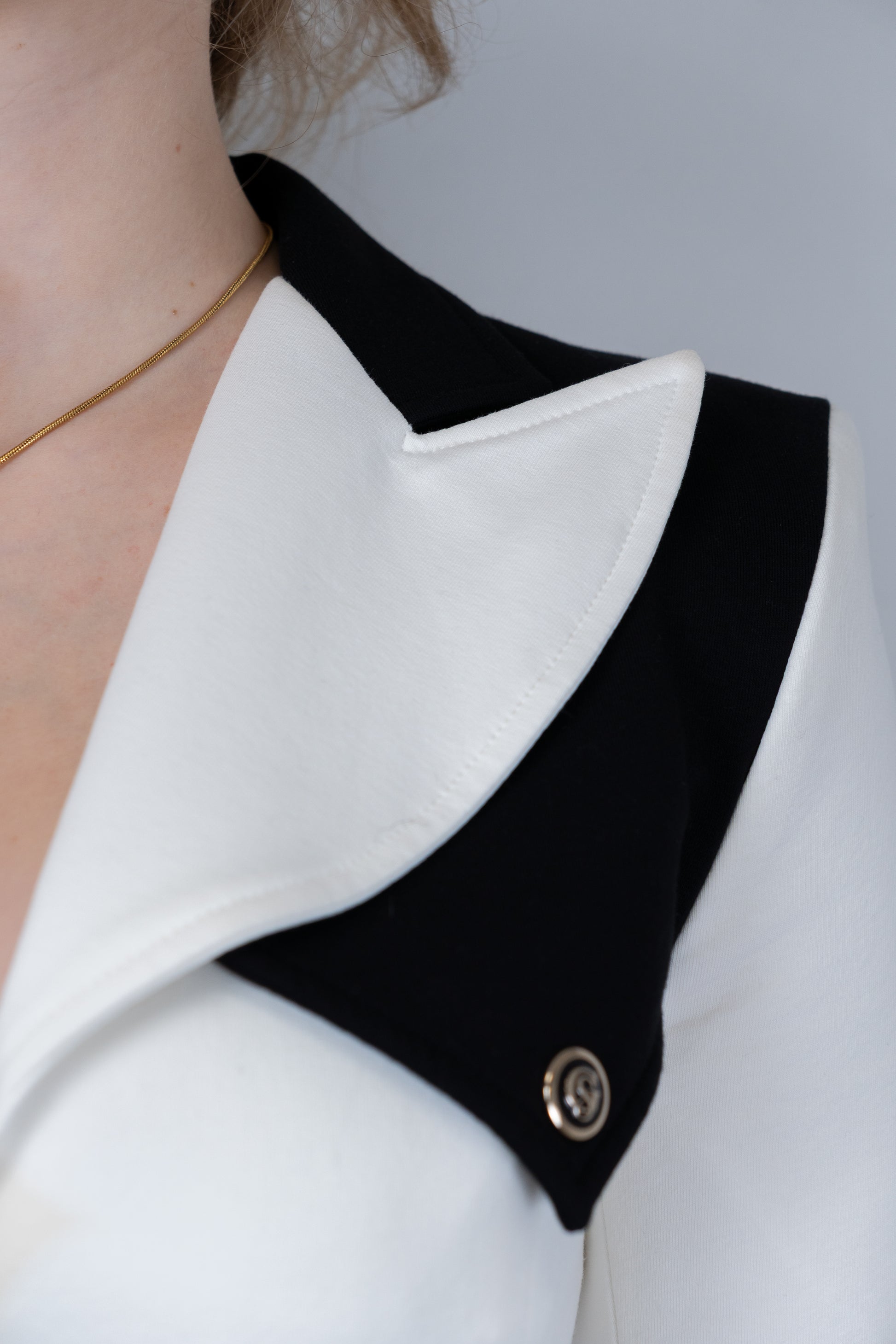 Contrast-Detail Tailored Blazer