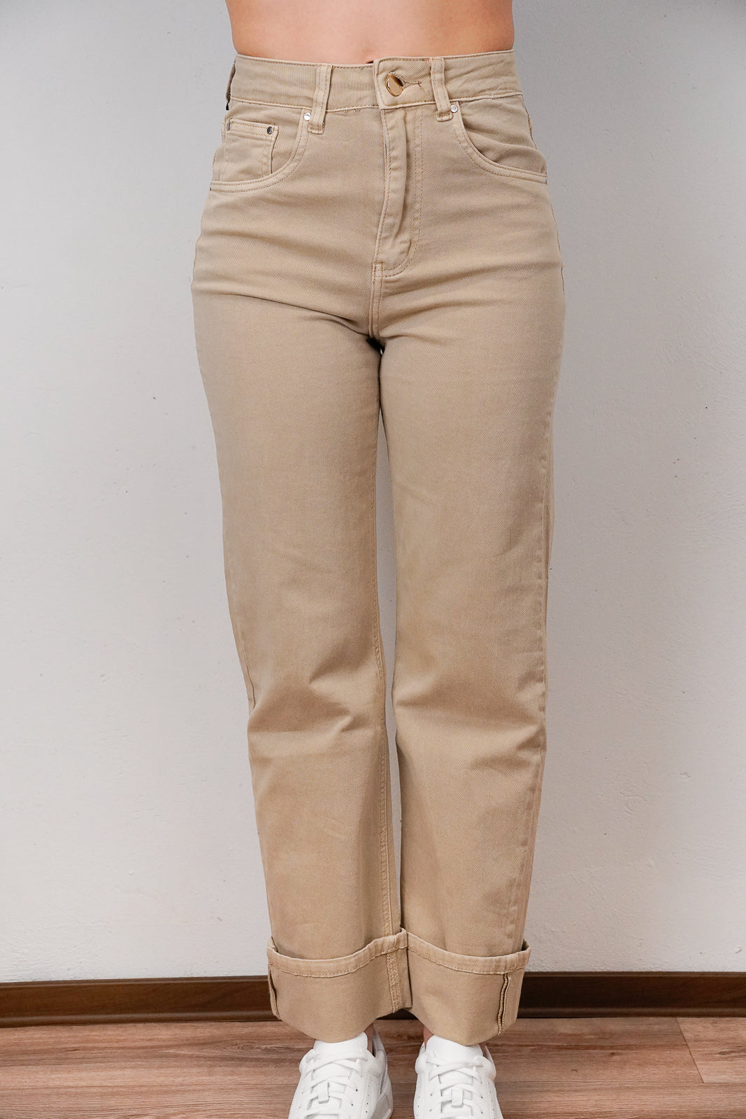 Beige Straight-legged Jeans