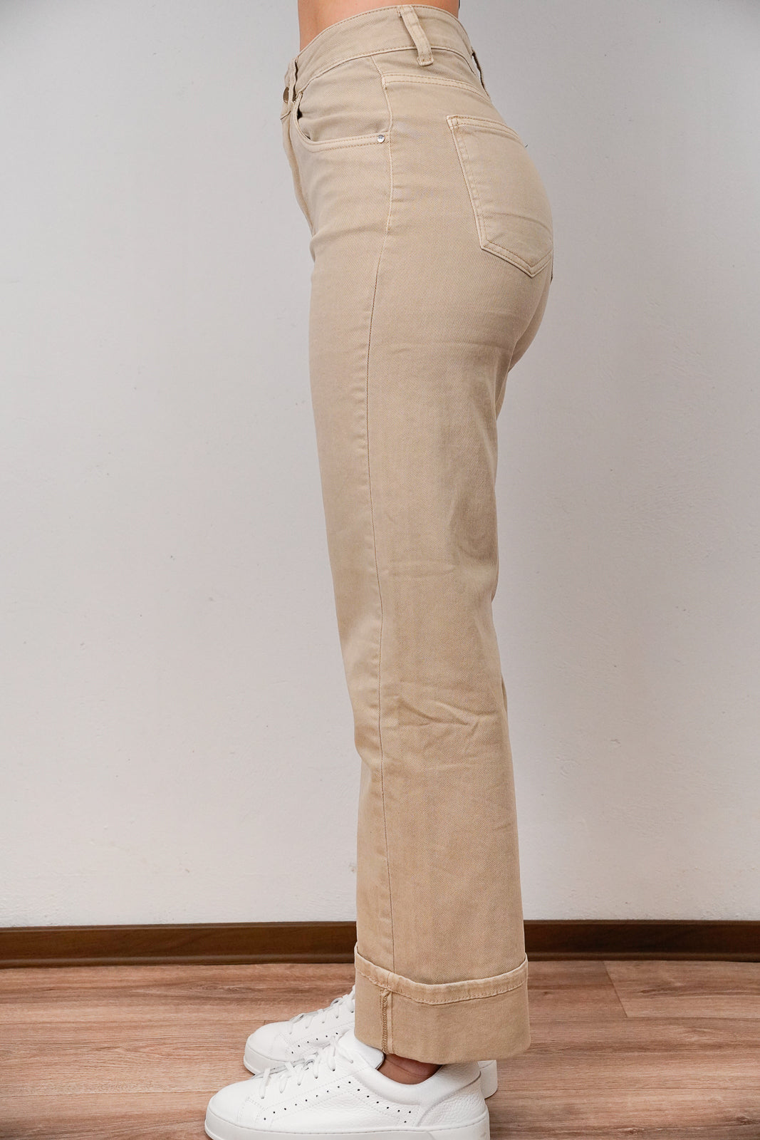 Beige Straight-legged Jeans
