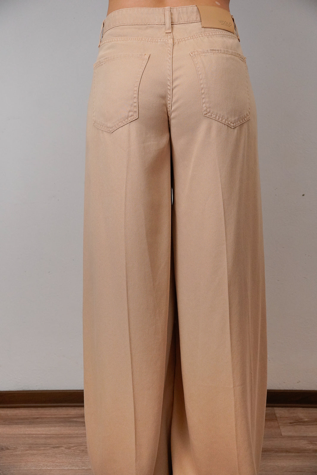 Wide-Legged Jeans