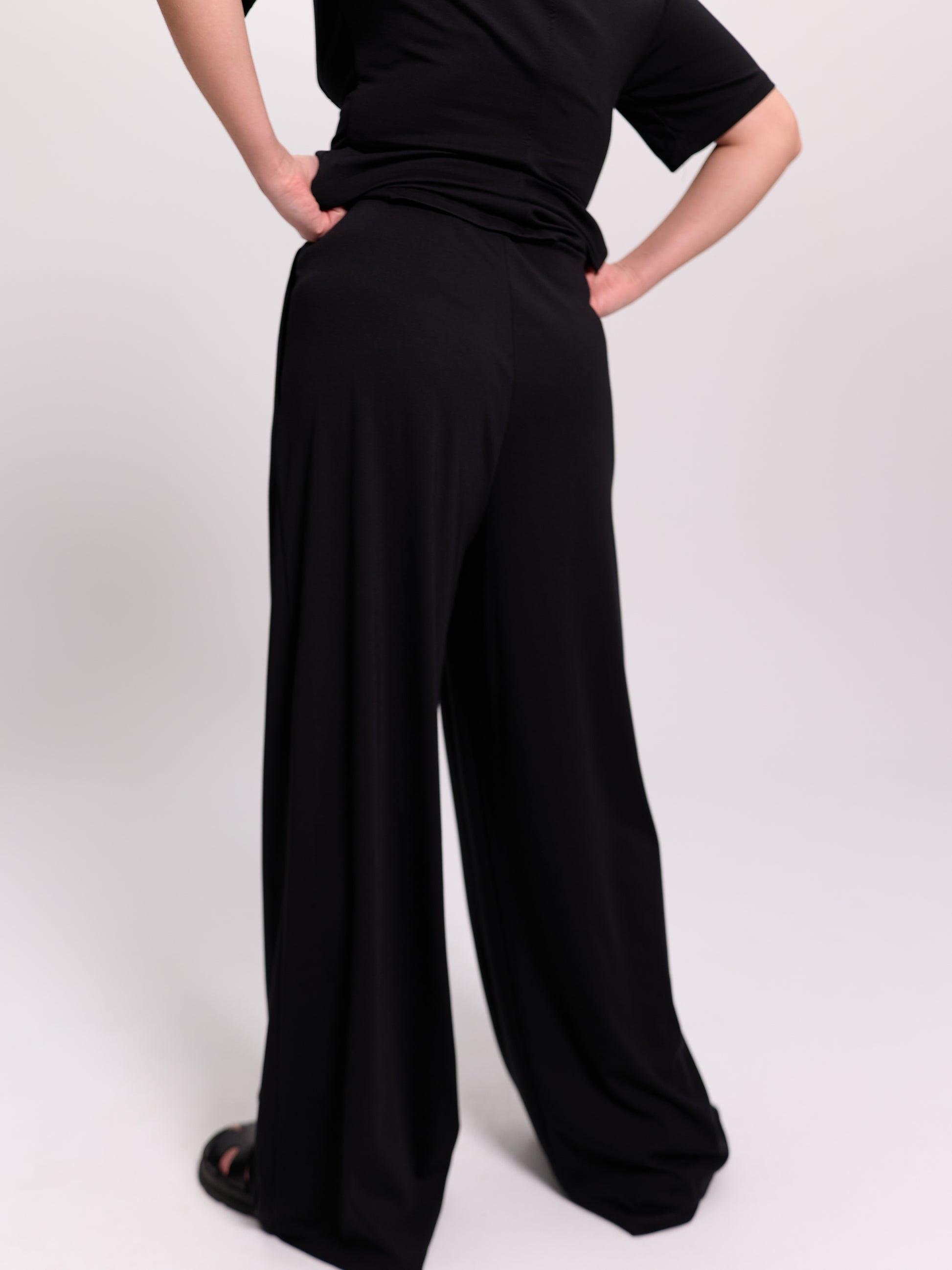 Black Pleated Wide-Leg Trousers