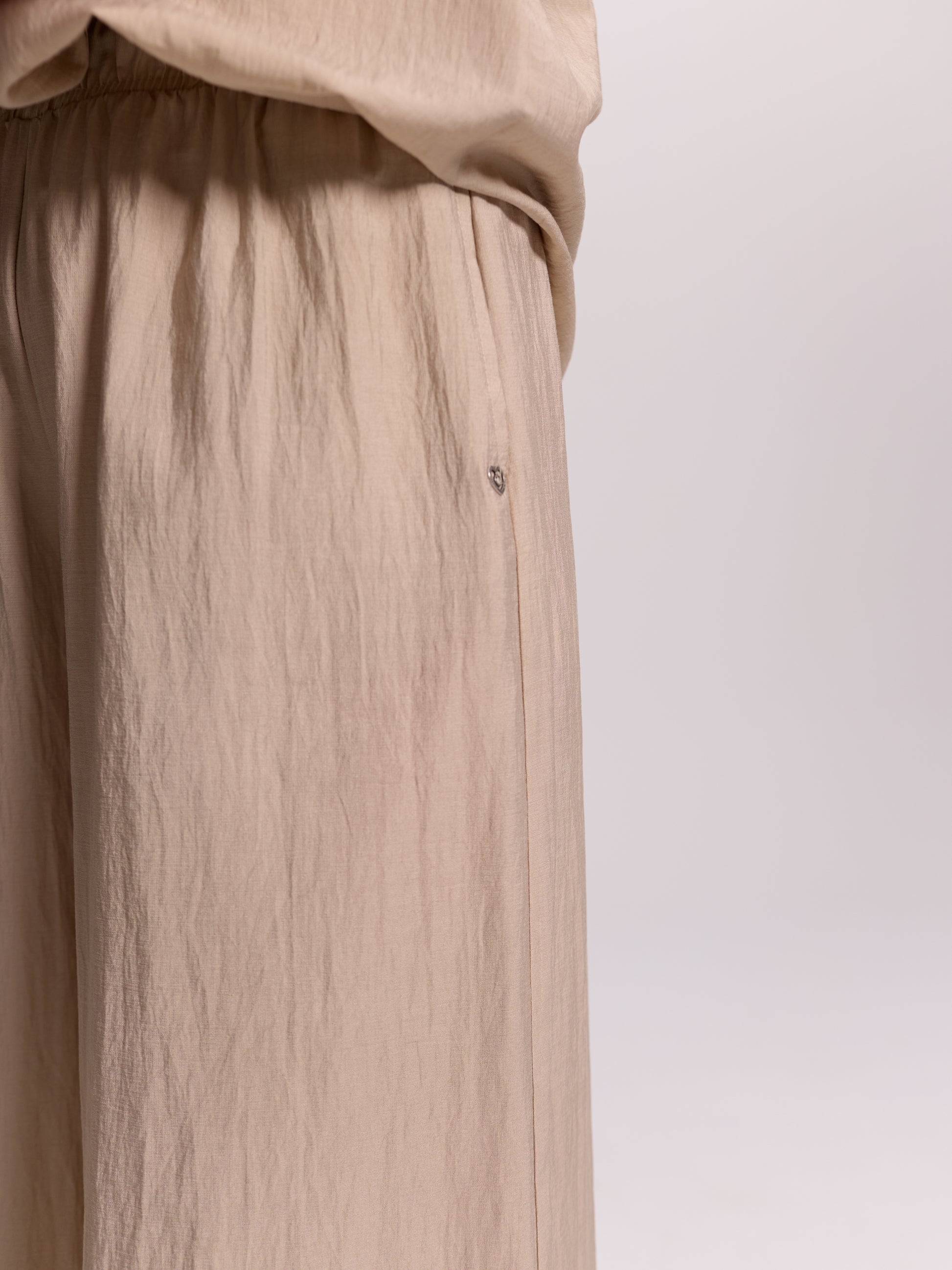 Wide-Leg Crinkle Trousers