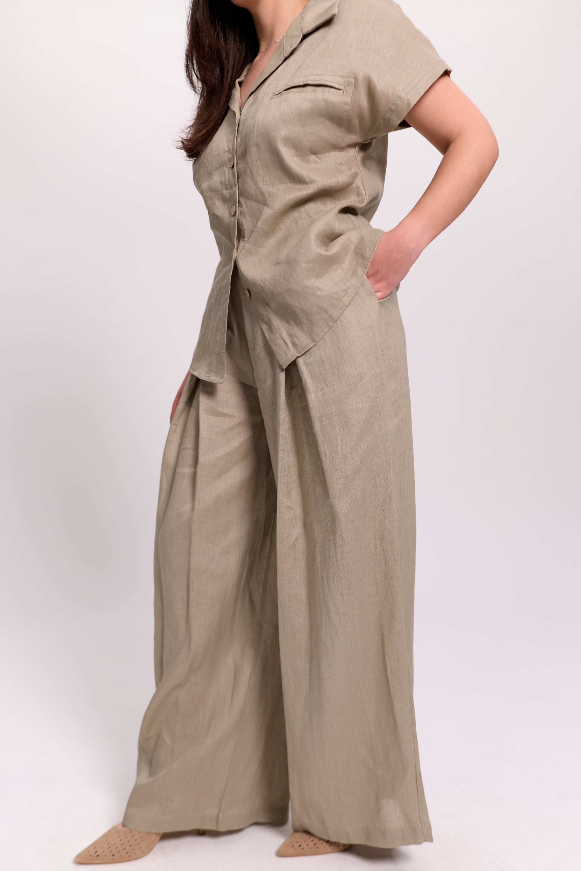 Beige Wide-Leg Pleated Linen Trousers