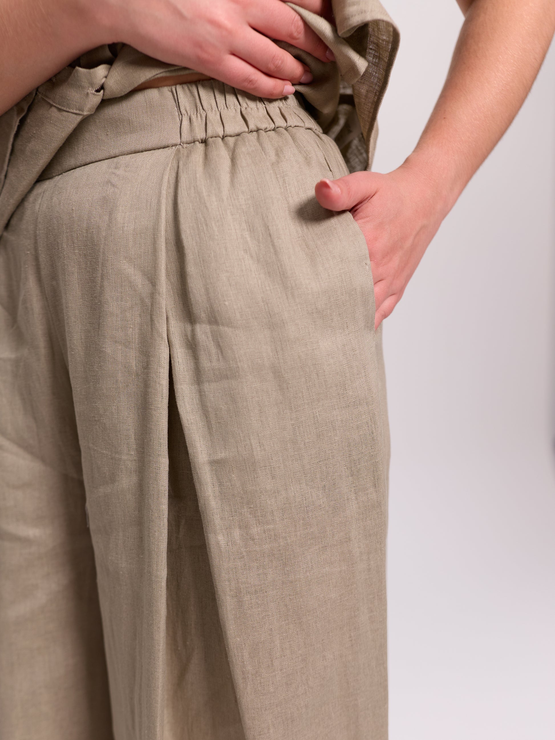 Beige Wide-Leg Pleated Linen Trousers