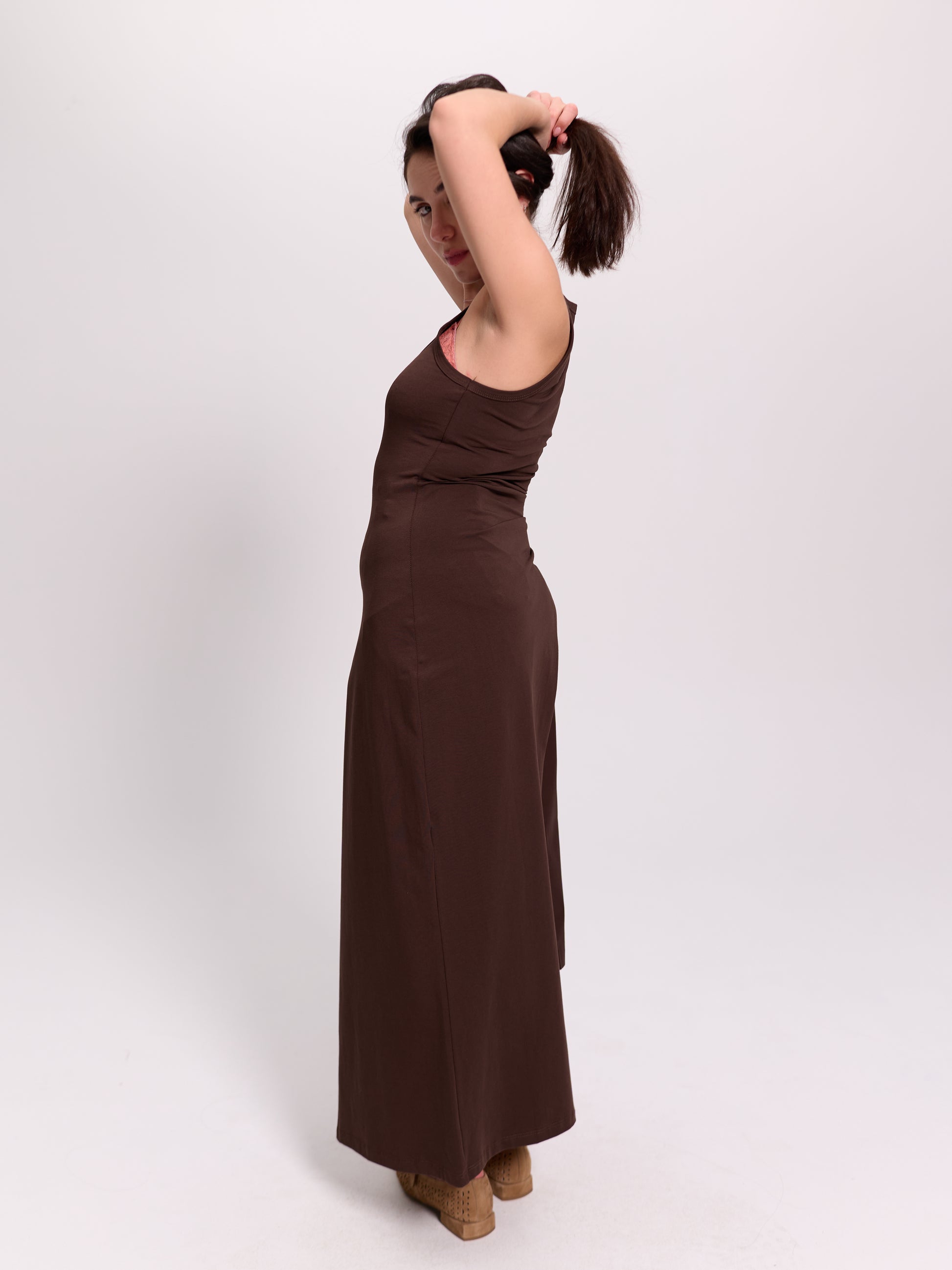 Asymmetric Side-Panel Tank Top